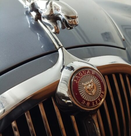 
								Restored 1966 Jaguar 3 Series full									