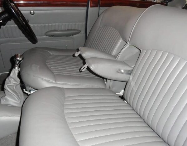 
								Restored 1966 Jaguar 3 Series full									