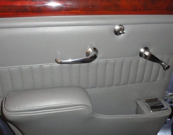 
								Restored 1966 Jaguar 3 Series full									