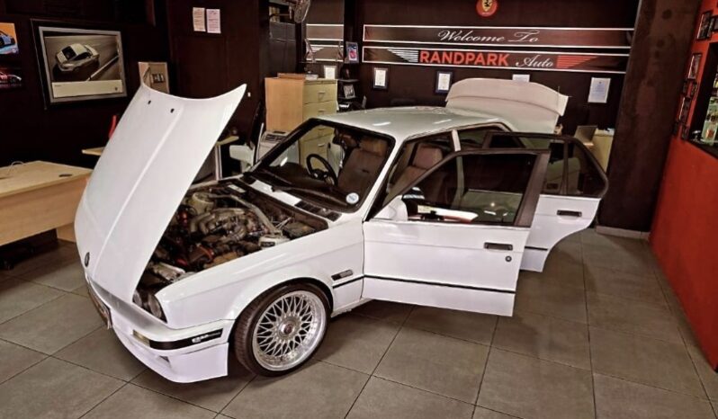 
								Restored 1990 BMW 325i Executive full									