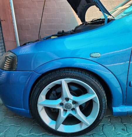 
								Semi Restored 2004 Opel Astra full									
