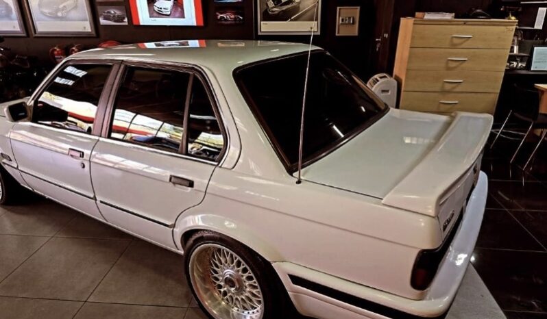 
								Restored 1990 BMW 325i Executive full									