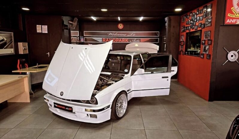 
								Restored 1990 BMW 325i Executive full									