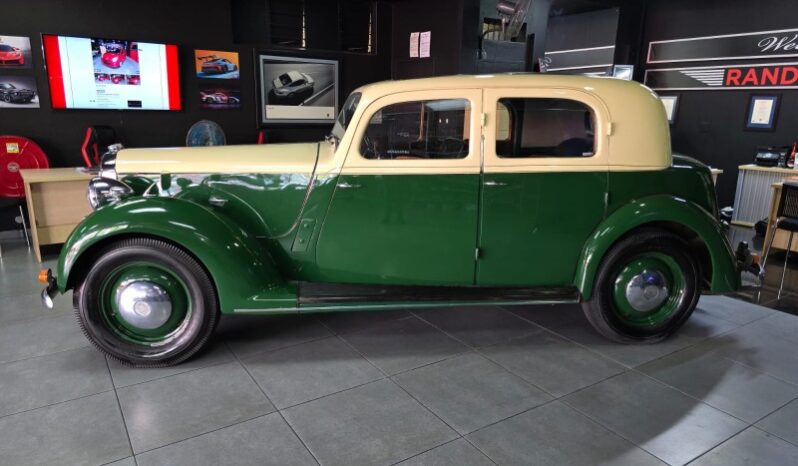 
								Restored 1948 Rover 75 Sports Saloon full									