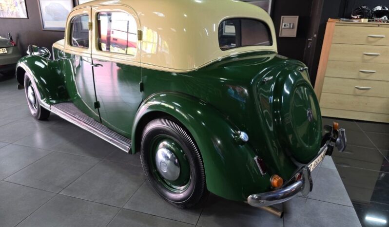 
								Restored 1948 Rover 75 Sports Saloon full									