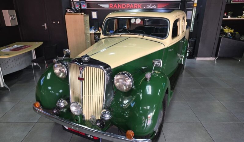 
								Restored 1948 Rover 75 Sports Saloon full									