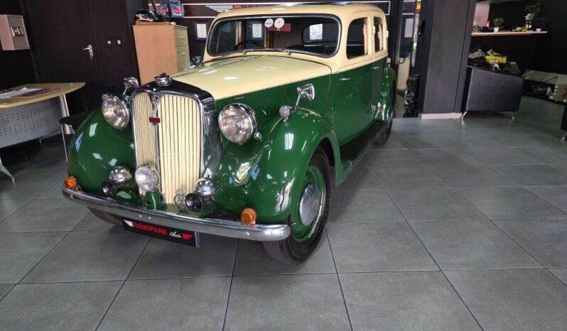 
								Restored 1948 Rover 75 Sports Saloon full									