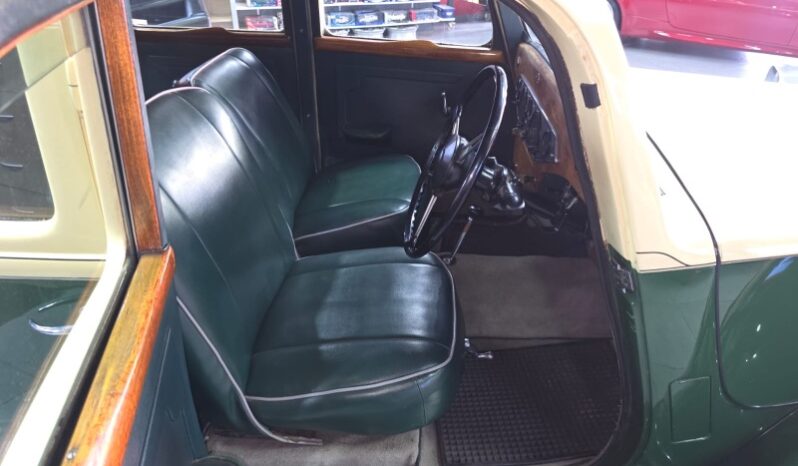 
								Restored 1948 Rover 75 Sports Saloon full									