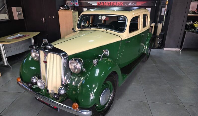 
								Restored 1948 Rover 75 Sports Saloon full									