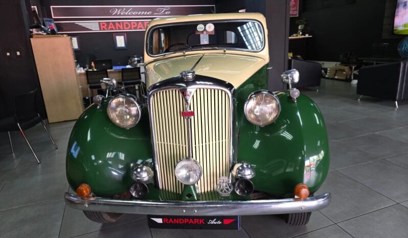 
								Restored 1948 Rover 75 Sports Saloon full									
