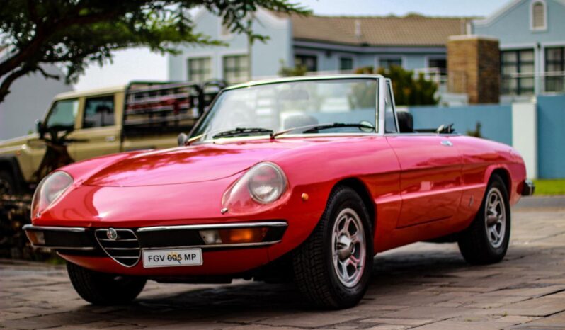 
								1974 Alfa Romeo Spider 2000L full									