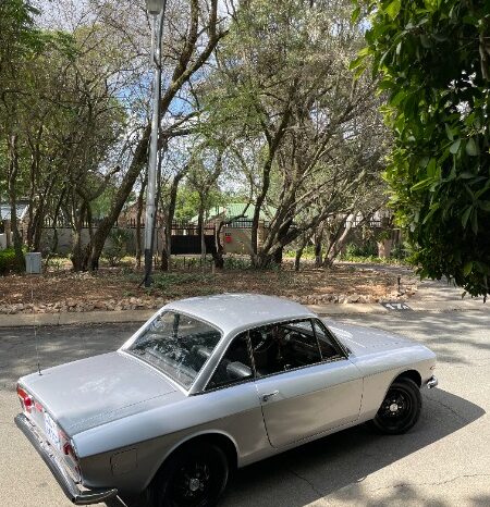 
								Restored 1972 Lancia Fulvia Coupe 1300 full									