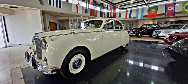 
								Original Condition 1956 Jaguar MK7 full									