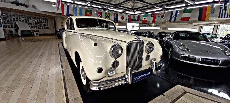 
								Original Condition 1956 Jaguar MK7 full									