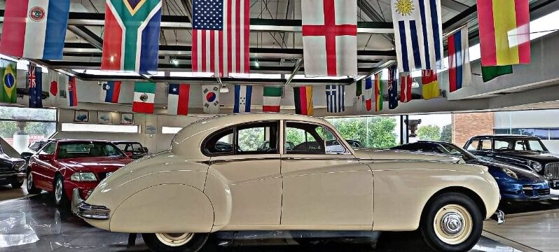 
								Original Condition 1956 Jaguar MK7 full									
