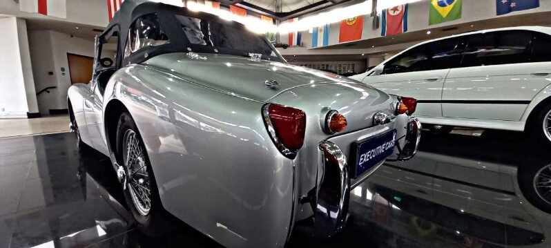 
								Restored 1958 to 1959 Triumph TR3 full									