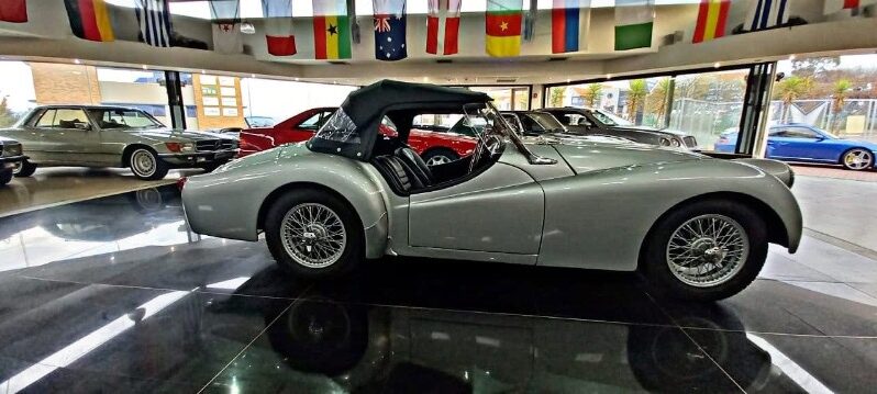
								Restored 1958 to 1959 Triumph TR3 full									