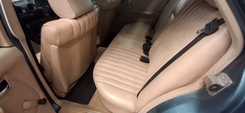 
								Original Condition 1983 Mercedes-Benz W123 230E full									