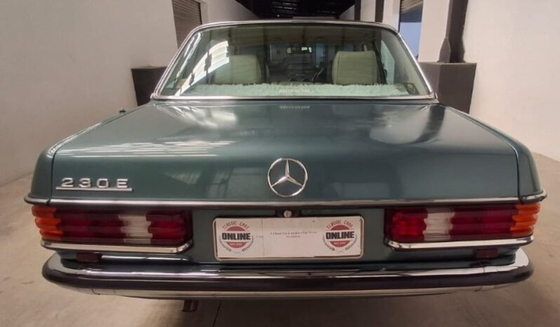
								Original Condition 1983 Mercedes-Benz W123 230E full									