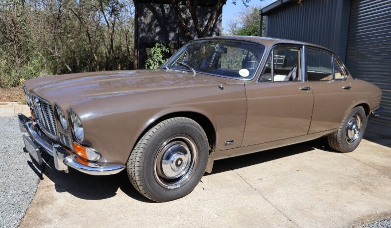 
								Used 1971 Jaguar XJ6 full									