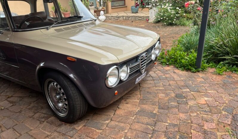 
								Restored 1973 Alfa Romeo 105 Giulia 1600 full									