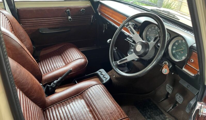 
								Restored 1973 Alfa Romeo 105 Giulia 1600 full									