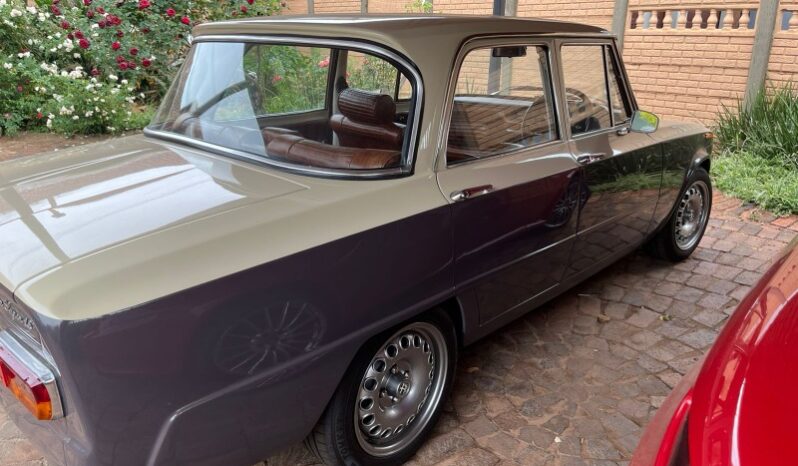 
								Restored 1973 Alfa Romeo 105 Giulia 1600 full									