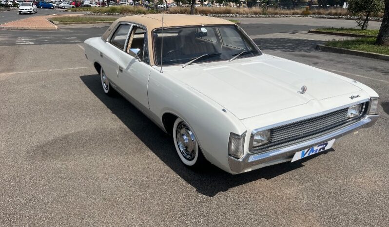 
								Original Condition 1972 Valiant Vip Slant 6 full									