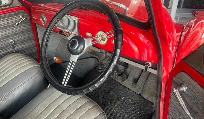 
								Restored 1951 Morris Minnor 850 full									