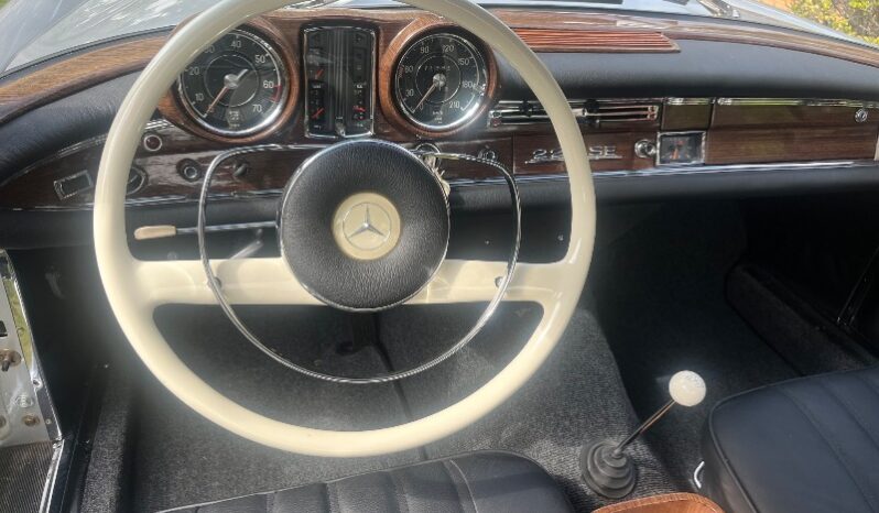 
								Prestine 1966 Mercedes-Benz W111 C220 Coupe full									