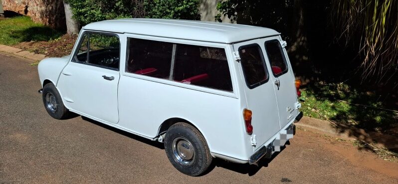 
								Restored 1968 Austin Mini Countryman full									