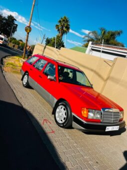 
										Used 1992 Mercedes-Benz W124 300TE full									