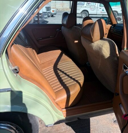 
								Original Condition 1977 Mercedes-Benz W123 300D Auto full									
