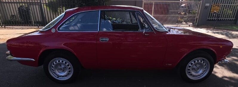 
								Restored 1970 Alfa Romeo 105 GTV 1750 full									