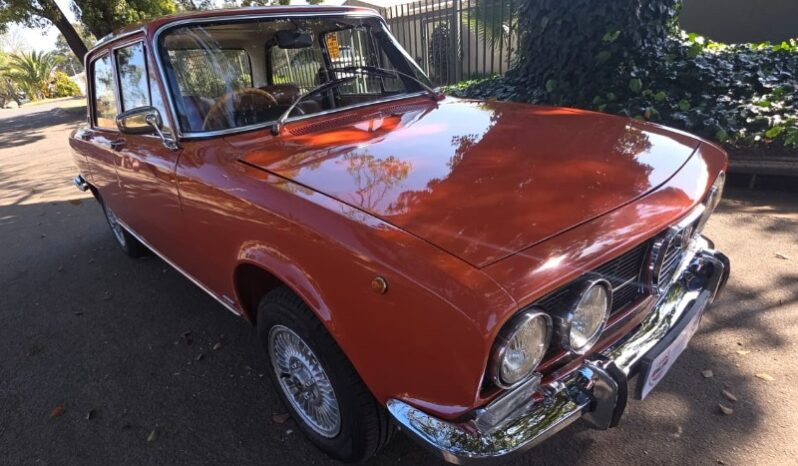 
								Restored 1973 Alfa Romeo 105 Berlina 2000 full									