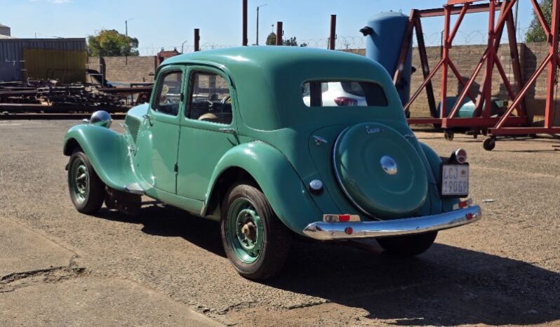 
								Used 1953 Citroen Traction Avant full									