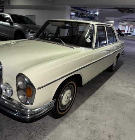 
								Used 1969 Mercedes-Benz 280SE W108 full									