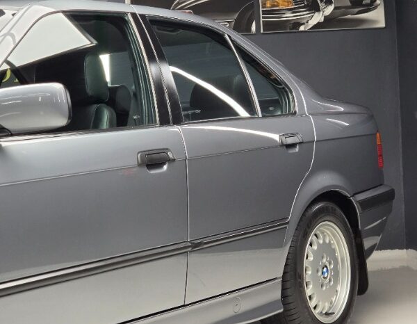 
								Prestine 1994 BMW 325i Automatic full									