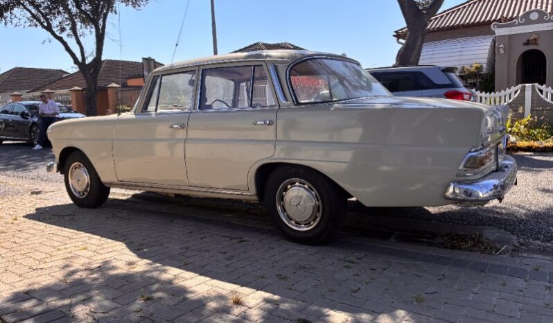 
								Used 1968 Mercedes-Benz 230 full									