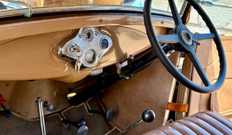 
								Used 1930 Ford Model A Deluxe Roadster full									