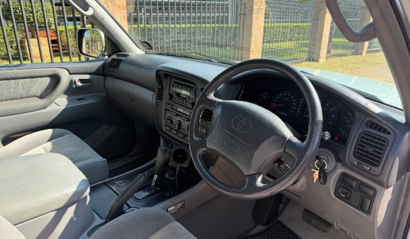 
								Used 2001 Toyota Land Cruiser 100 Series full									