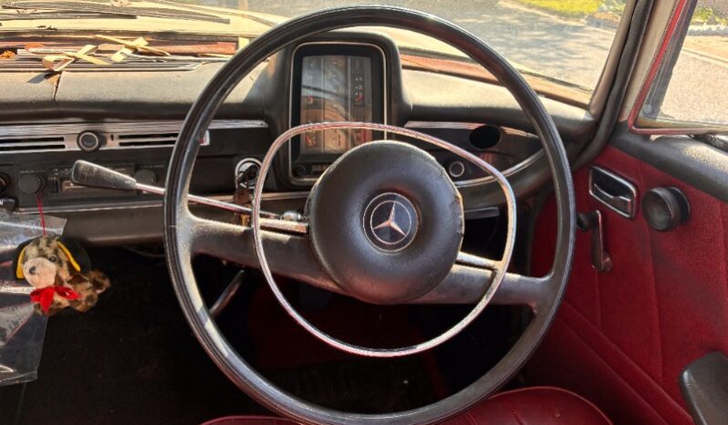 
								Used 1968 Mercedes-Benz 230 full									