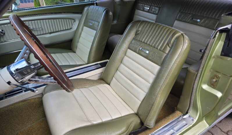 
								Used 1965 Ford Mustang full									