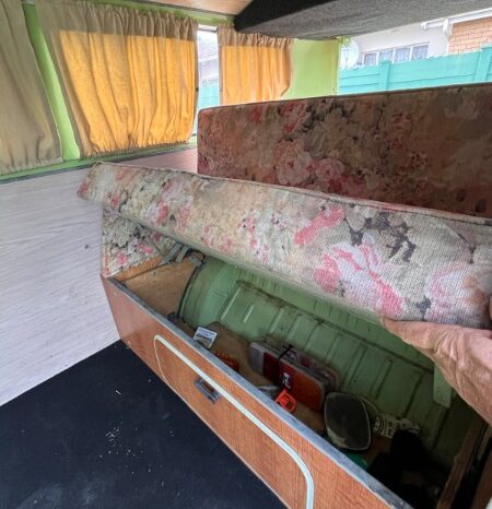 
								Used 1972 Volkswagen Westfalia camper full									